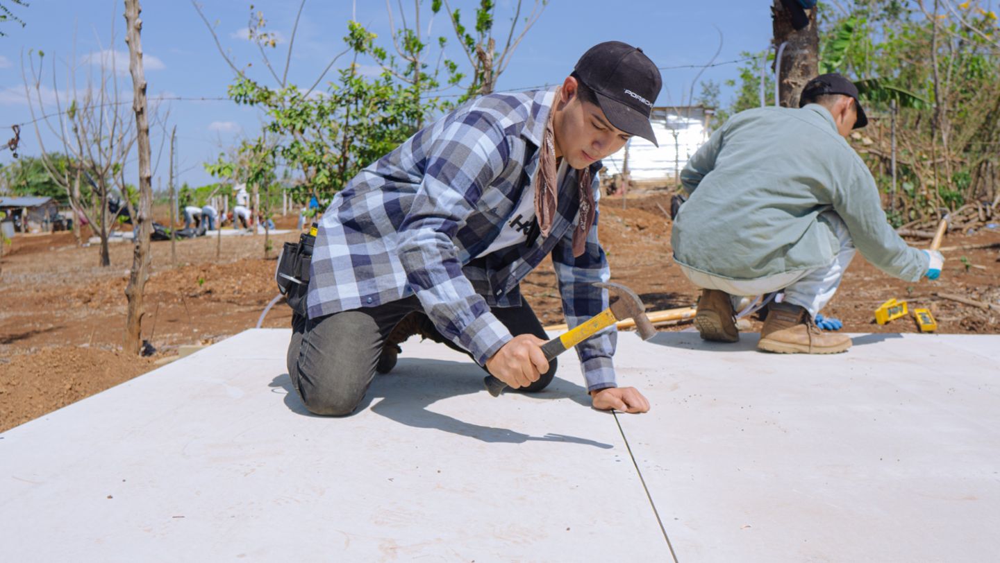 Voluntarios de Porsche El Salvador y TECHO colaboran por el bienestar de comunidades marginadas
