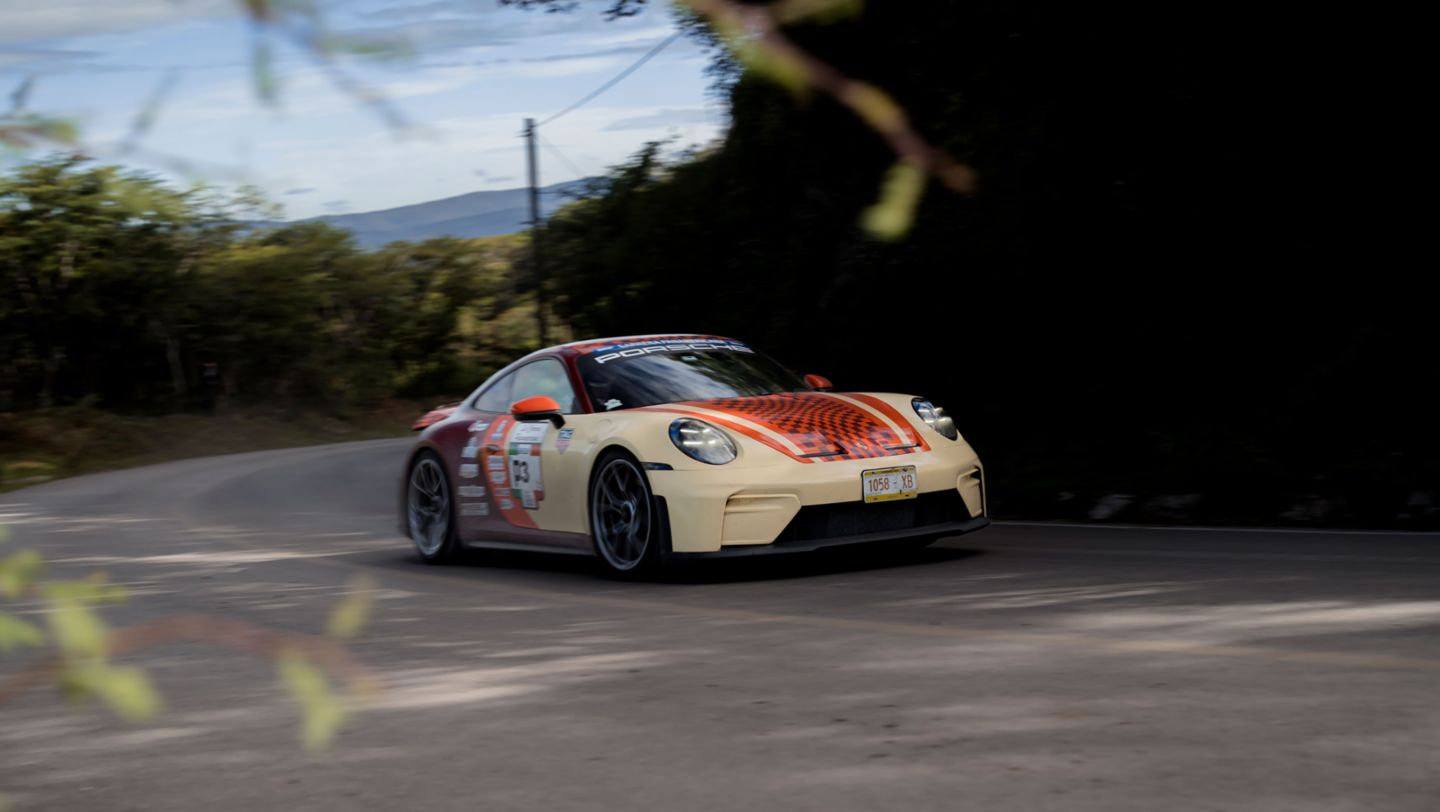 Timo Bernhard en el Porsche 911 GT3 (P3); La Carrera Panamericana, Porsche de México, 2025.