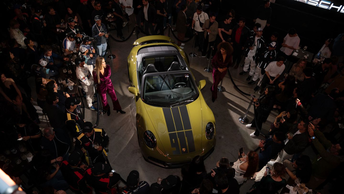 Presentación del Porsche 911 Spirit 70; La Fiesta de La Carrera Panamericana, Ciudad de México, Porsche de México, 2025.