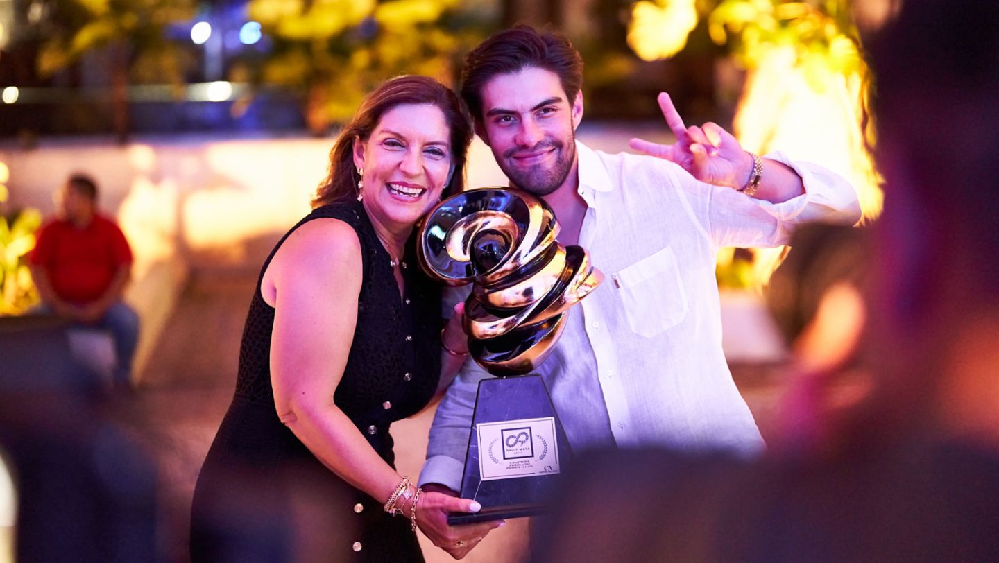 Jorge Luis Machuca y su navegante Estela Rascón, campeones absolutos y de la Categoría C, Rally Maya México 2025, Porsche de México, 2025