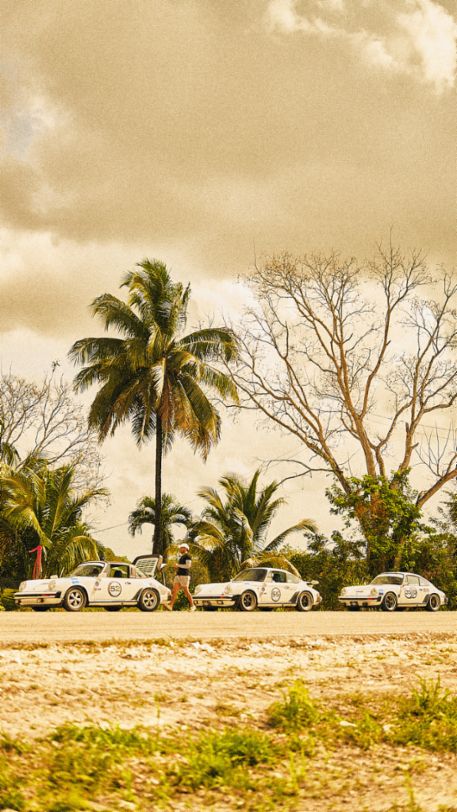 Porsche 911 de 1978 (No.52), Porsche 930 de 1979 (No. 55) y Porsche 911 Targa de 1975 (No. 35), Rally Maya México 2025, Porsche de México, 2025