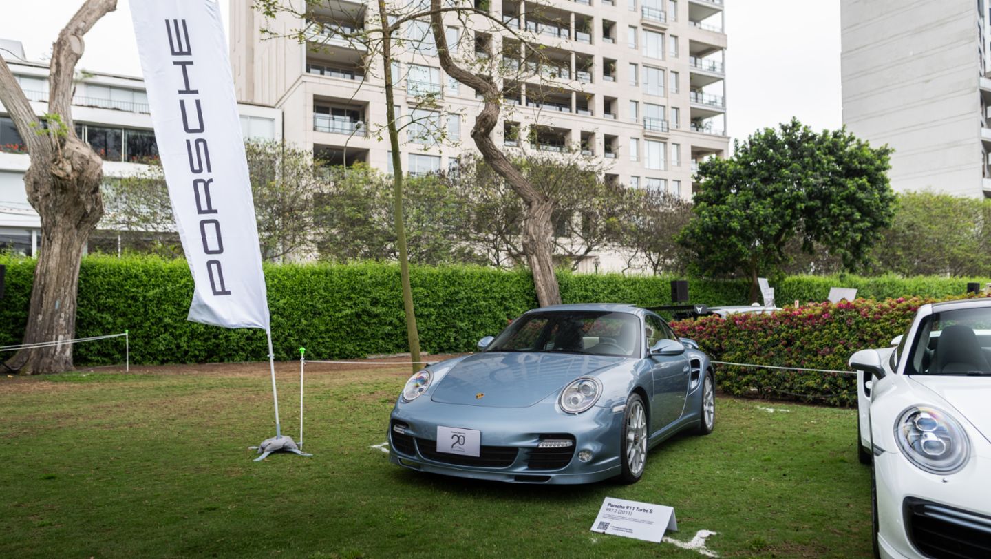 Porsche 911 Turbo S 2023 presente en la Exhibición de Autos Clásicos y Deportivos, que se llevó a cabo en el Lima Golf Club, Lima, Perú, Porsche AG.
