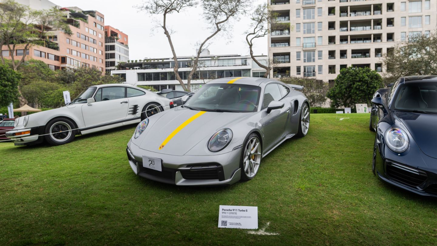 Porsche 911 Turbo S 2023. presente en la Exhibición de Autos Clásicos y Deportivos, que se llevó a cabo en el Lima Golf Club, Lima, Perú, Porsche AG.
