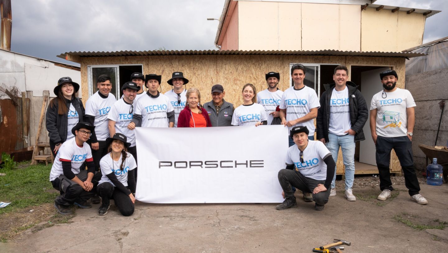 Porsche continúa apoyando la construcción de viviendas transitorias en Chile, Chile, 2025