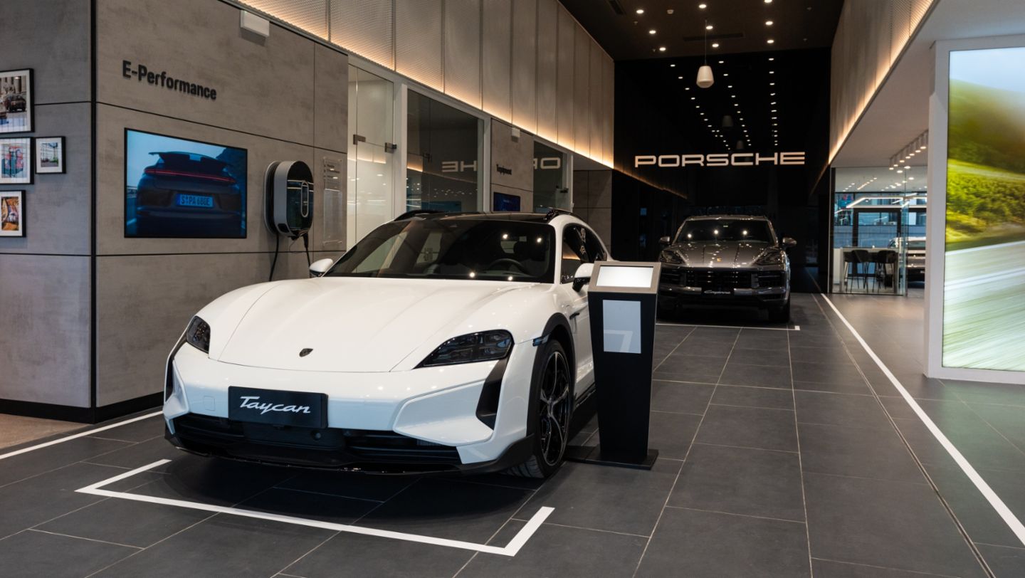 Porsche Center Uruguay, Uruguay, 2025