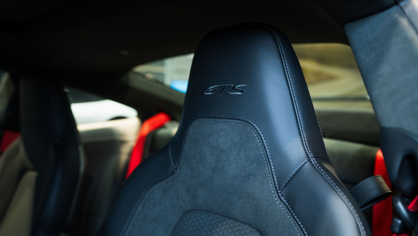 Porsche 911 Carrera 4 GTS, Porsche Center Uruguay, Uruguay, 2025