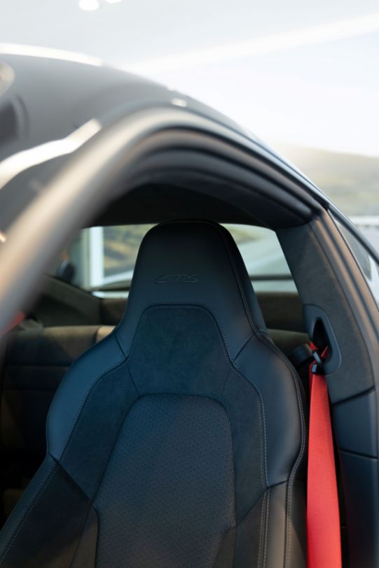 Porsche 911 Carrera 4 GTS, Porsche Center Uruguay, Uruguay, 2025