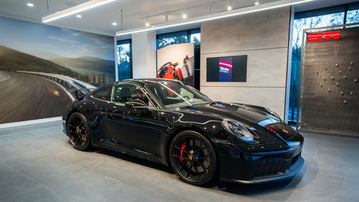 Porsche 911 Carrera 4 GTS, Porsche Center Uruguay, Uruguay, 2025