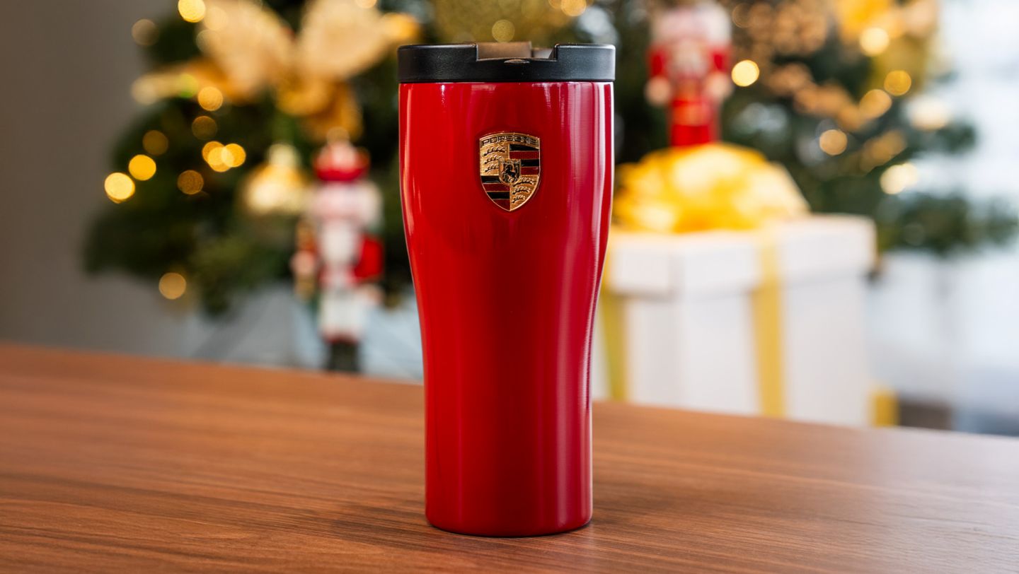 Therman Mug Martini Racing, pieza de la colección exclusiva de Porsche Lifestyle presentada en el marco de la campaña navideña ‟Season of Wonder” del fabricante de Stuttgart, que se llevará a cabo hasta el 23 de diciembre a nivel nacional, Lima, Perú, Porsche AG.