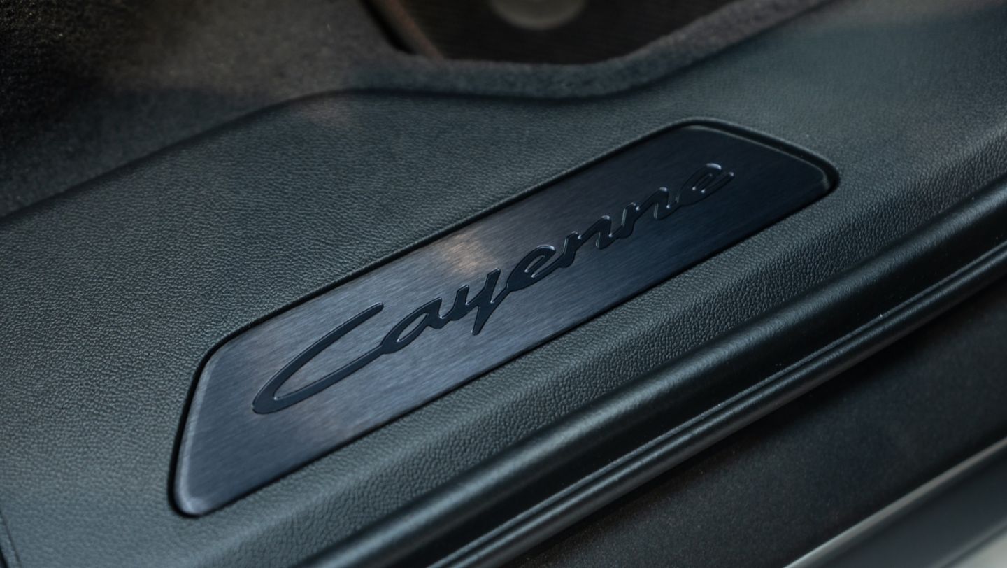 Porsche Cayenne Turbo E-Hybrid Coupé, Porsche Center Buenos Aires, Argentina, 2025