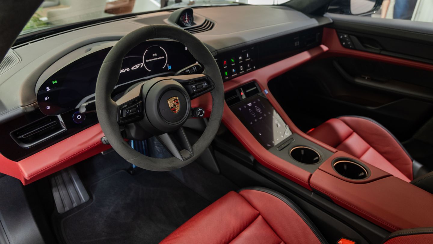 El nuevo Porsche Taycan GTS: una nueva era de potencia eléctrica en Guatemala