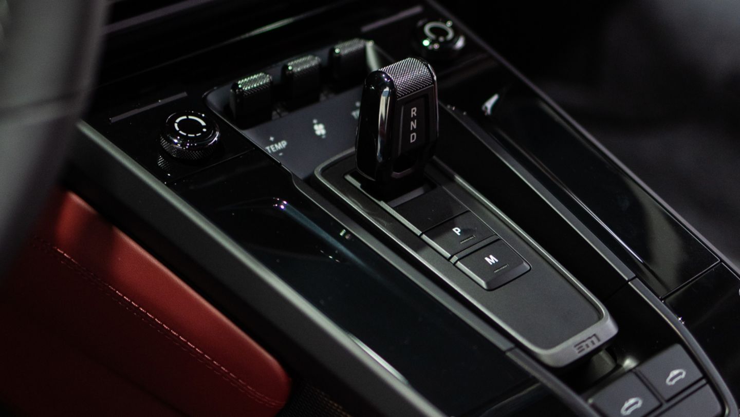  Interior: Porsche 911 Targa 4 GTS