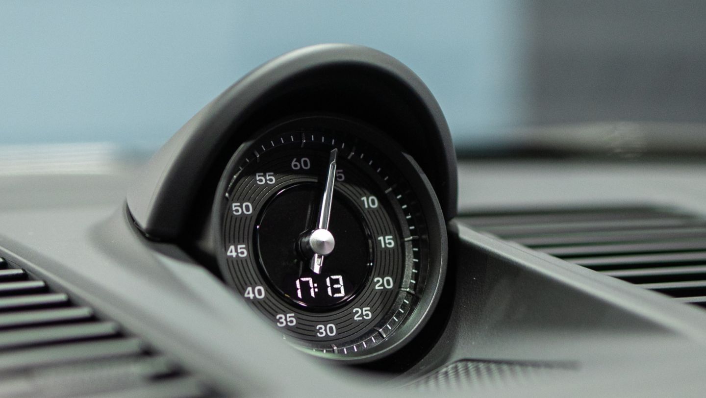  Interior: Porsche 911 Targa 4 GTS