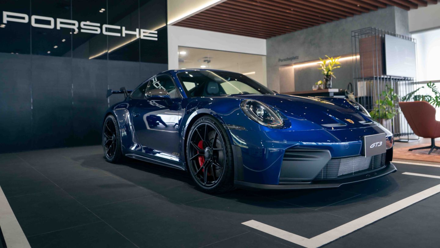 El nuevo 911 GT3 color azul Gentian, en la presentación de este icónico modelo con motivo de su 25.º aniversario, realizada en el Porsche Center Lima, ubicado en Surquillo, Lima, Perú, Porsche AG.