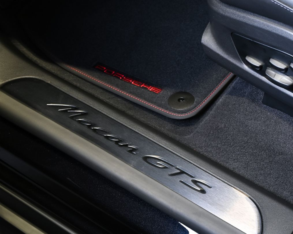 Porsche Macan GTS, Porsche Center Santiago, Chile, 2026