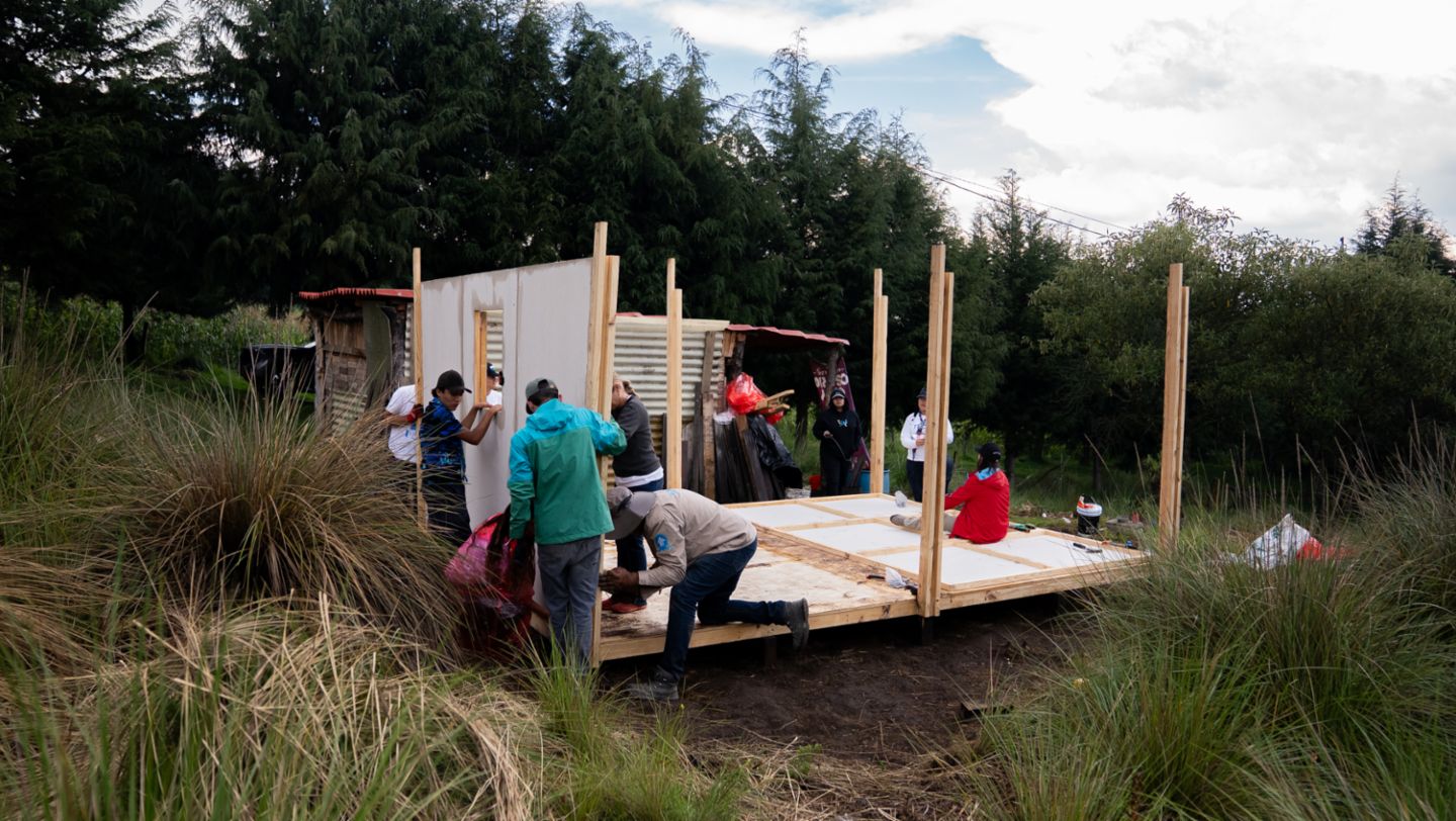 Construcción de la casa 911 por voluntarios de Porsche Latin America y TECHO, Paraje la Quebradora, México, 2026, Porsche AG
