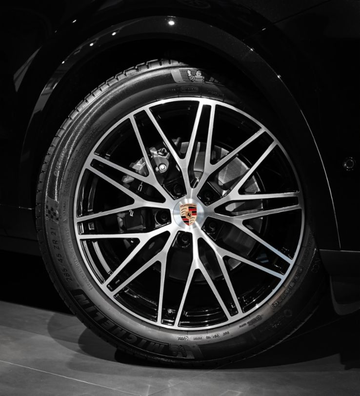 Porsche Cayenne Black Edition, Porsche Center Santiago, Chile, 2026