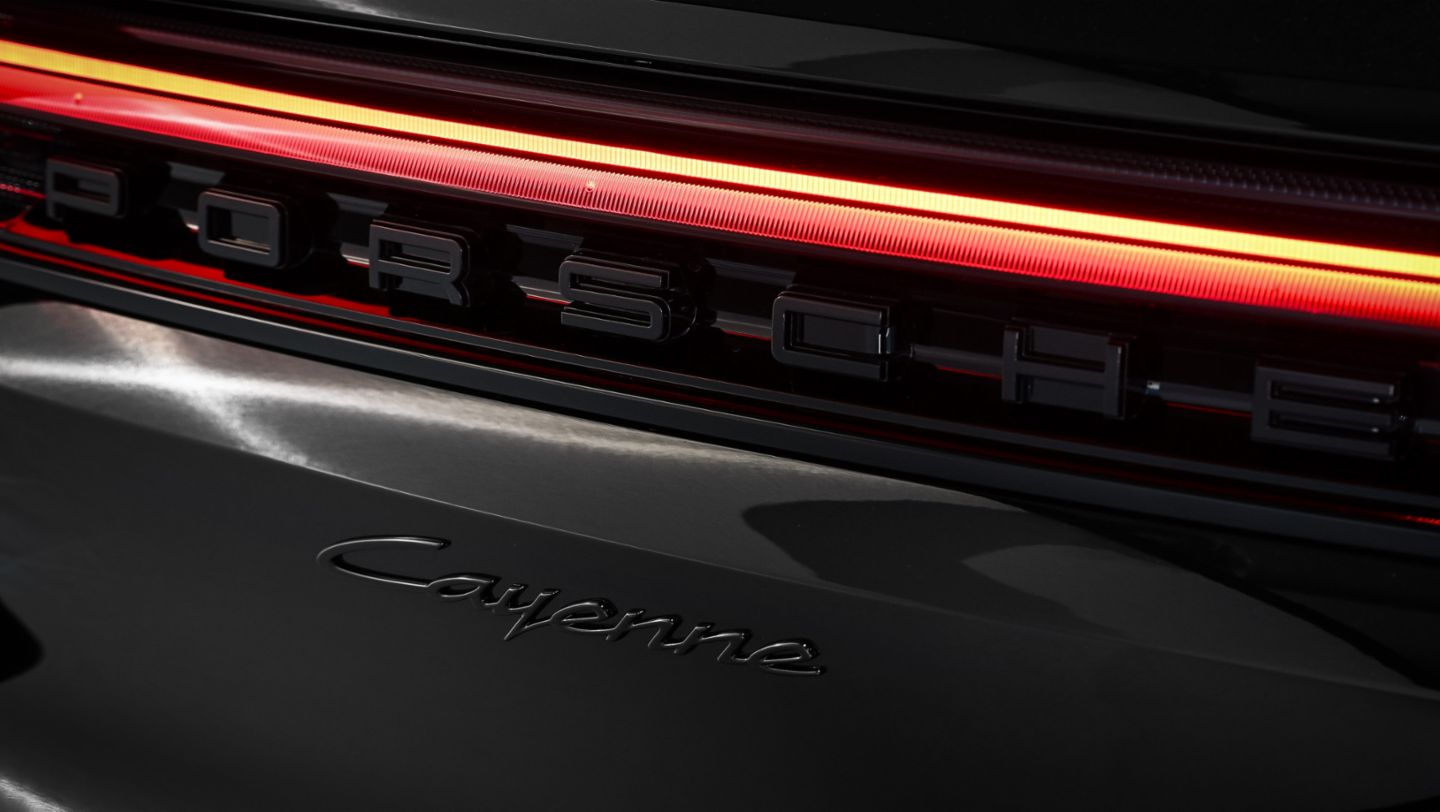 Porsche Cayenne Black Edition, Porsche Center Santiago, Chile, 2026