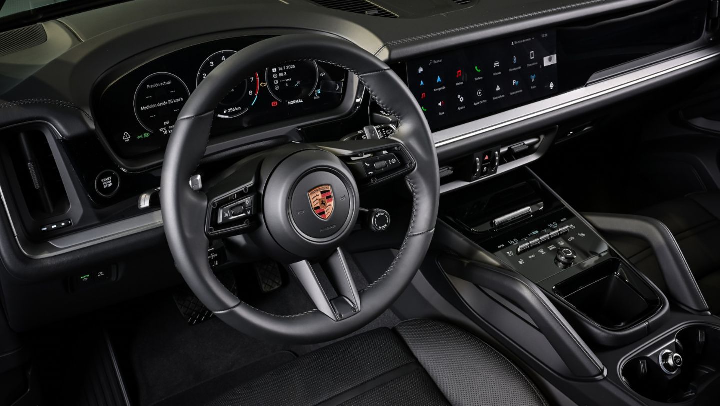 Porsche Cayenne Black Edition, Porsche Center Santiago, Chile, 2026