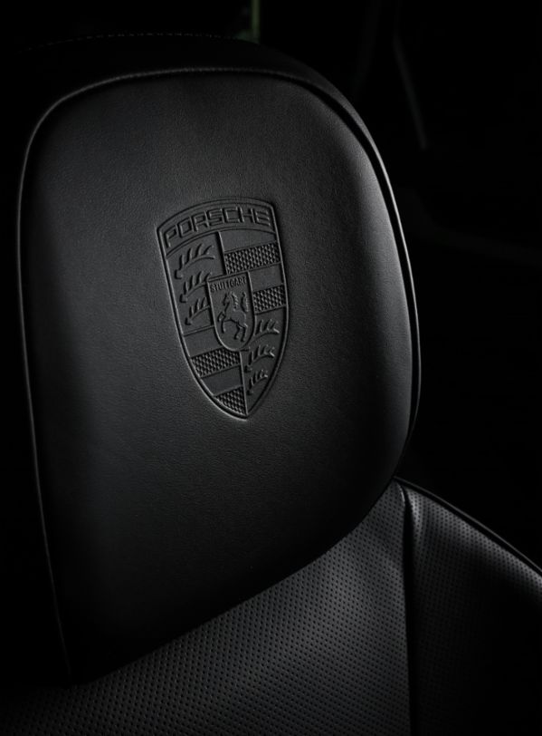 Porsche Cayenne Black Edition, Porsche Center Santiago, Chile, 2026