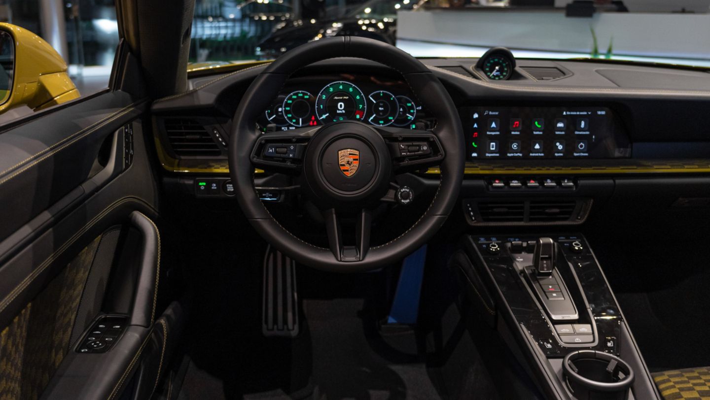 Porsche 911 Spirit 70, Lanzamiento El Salvador, 2026.