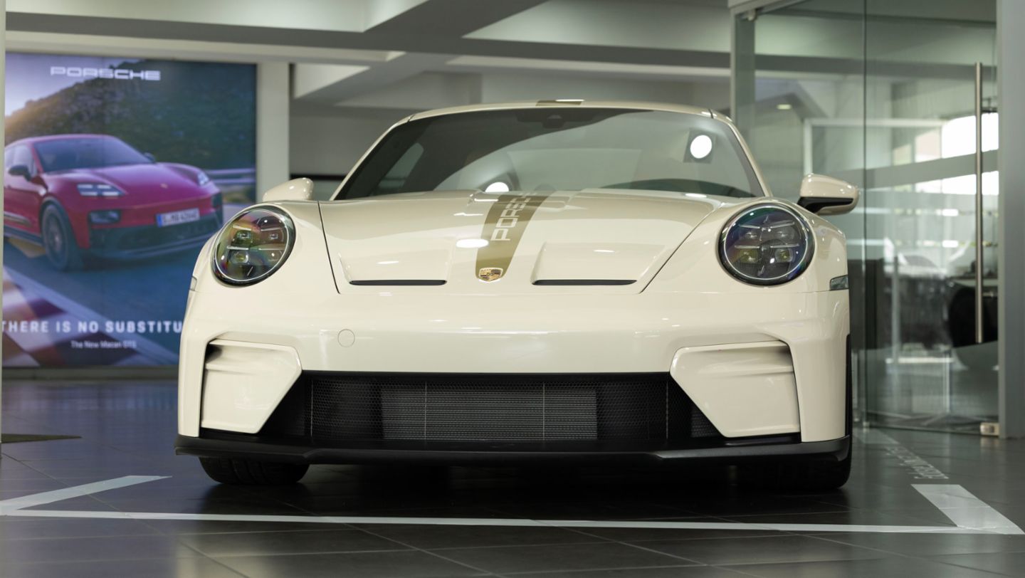 Debuta en Guatemala un 911 GT3 Touring con una configuración única de Porsche Exclusive Manufaktur
