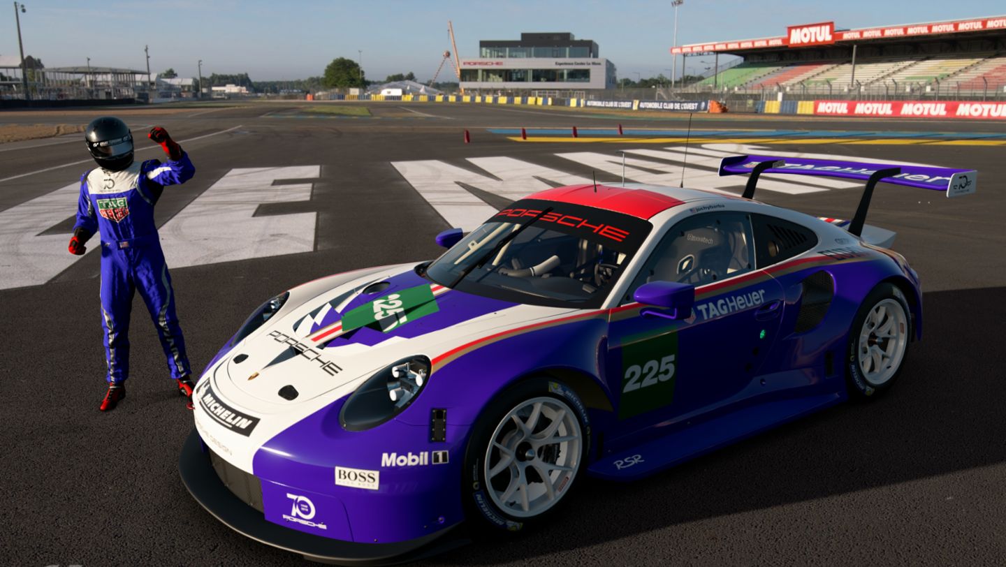 Porsche 911 RSR, Alonso Regalado (Perú).