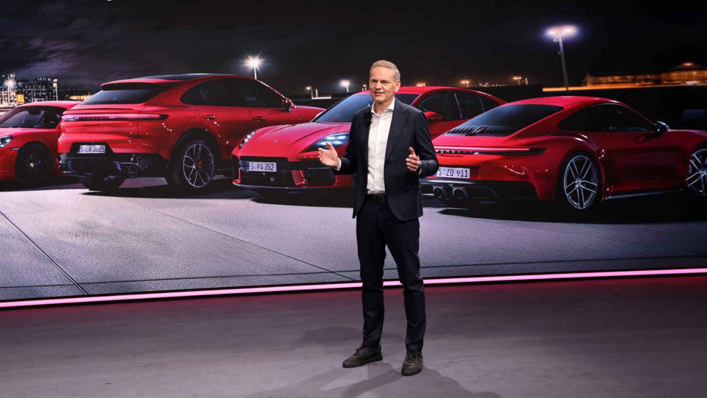 Dr. Oliver Blume, Chairman of the Executive Board of Dr. Ing. h.c. F. Porsche AG, Conferenza stampa annuale, 2025, Porsche AG