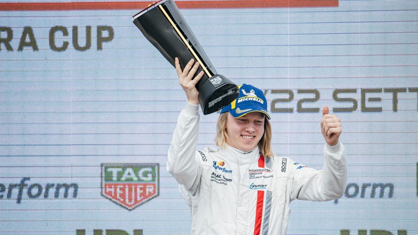 2024_pcci05_Vallelunga_race2_Stiak sul podio