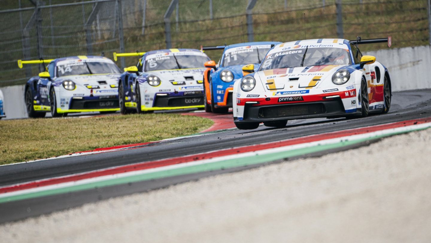 Il capoclassifica Masters in azione davanti a Braschi Klein e Zendeli