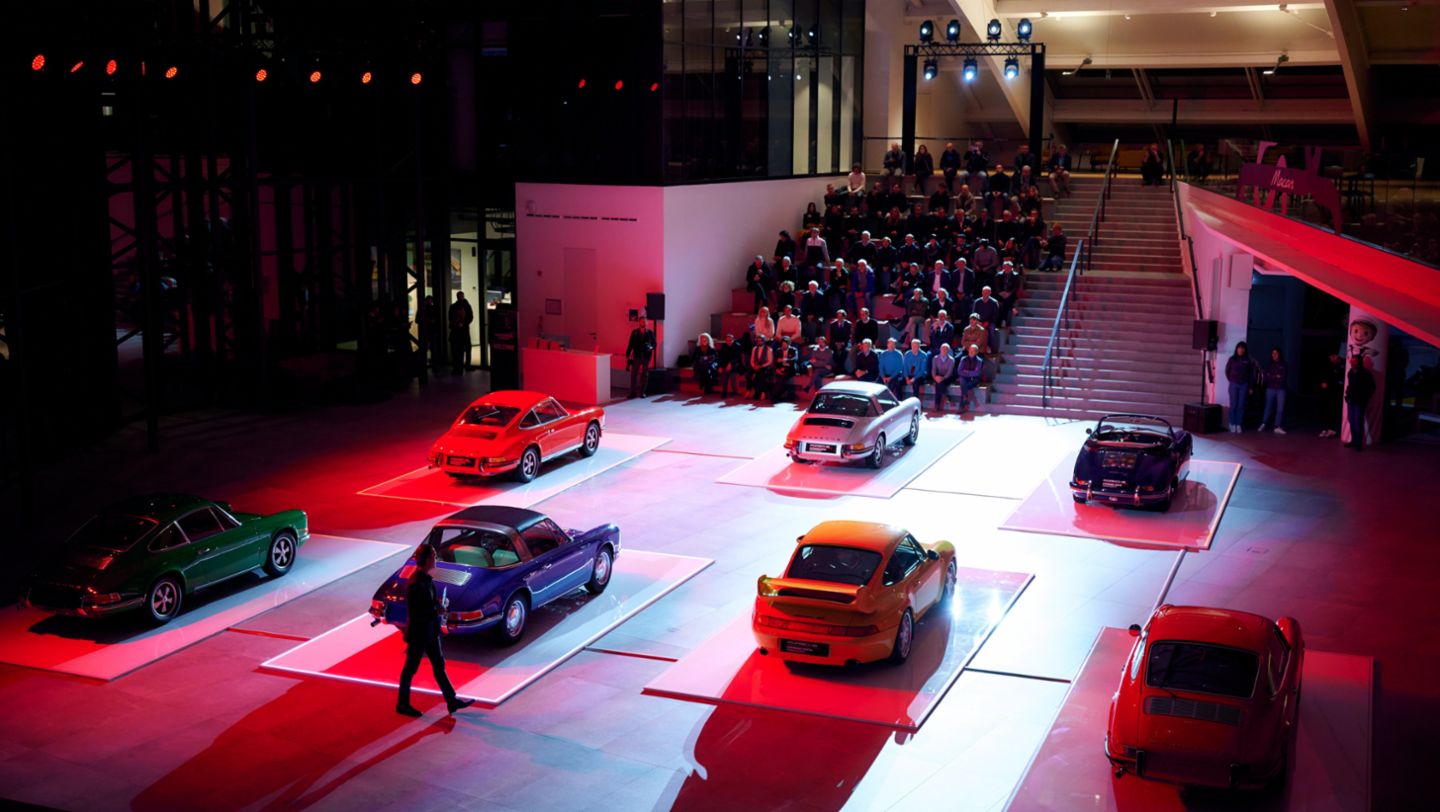 Le sette vetture del Concorso di Restauro Porsche Classic 2025 schierate al Porsche Experience Center Franciacorta