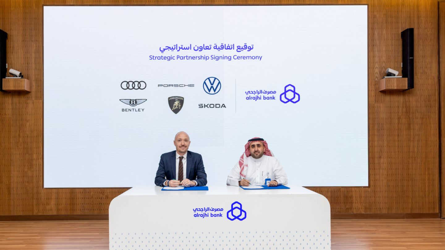 David Picandet, Managing Director of Porsche Services Middle East and Africa, Majed Saleh Al-Rajhi, General Manager, Retail Banking for Al Rajhi Bank, 2025, Porsche Middle East
