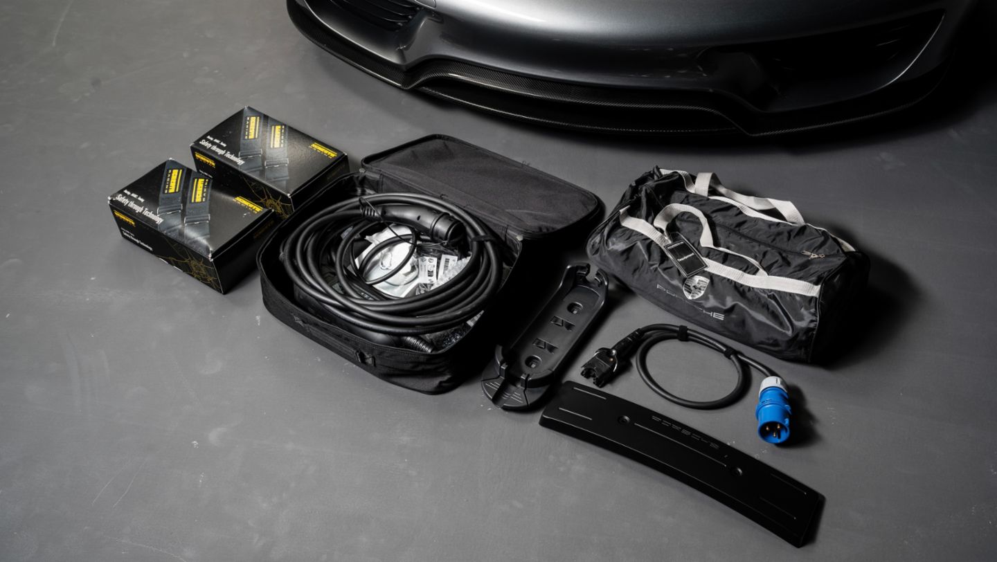 Porsche 918 Spyder with Weissach package, RM Sotheby's, Abu Dhabi, 2025, Porsche Middle East