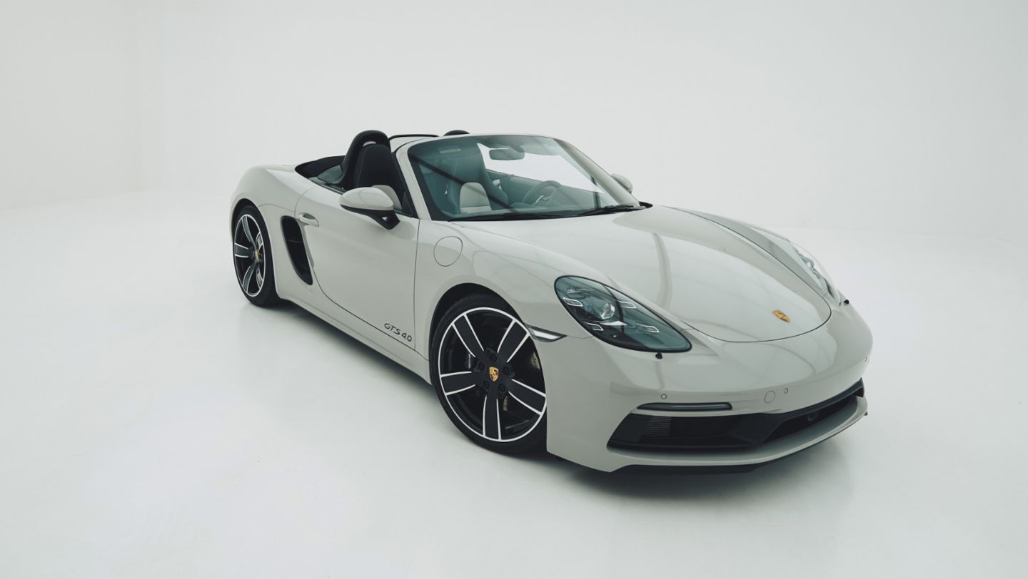 718 Boxster GTS 4.0, Porsche Exclusive Manufaktur, Porsche Centre Dubai, 2025, Porsche Middle East