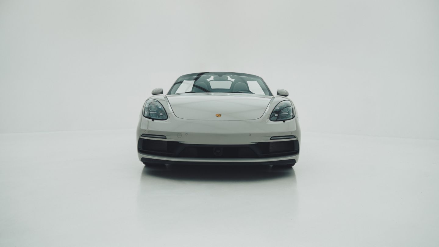 718 Boxster GTS 4.0, Porsche Exclusive Manufaktur, Porsche Centre Dubai, 2025, Porsche Middle East
