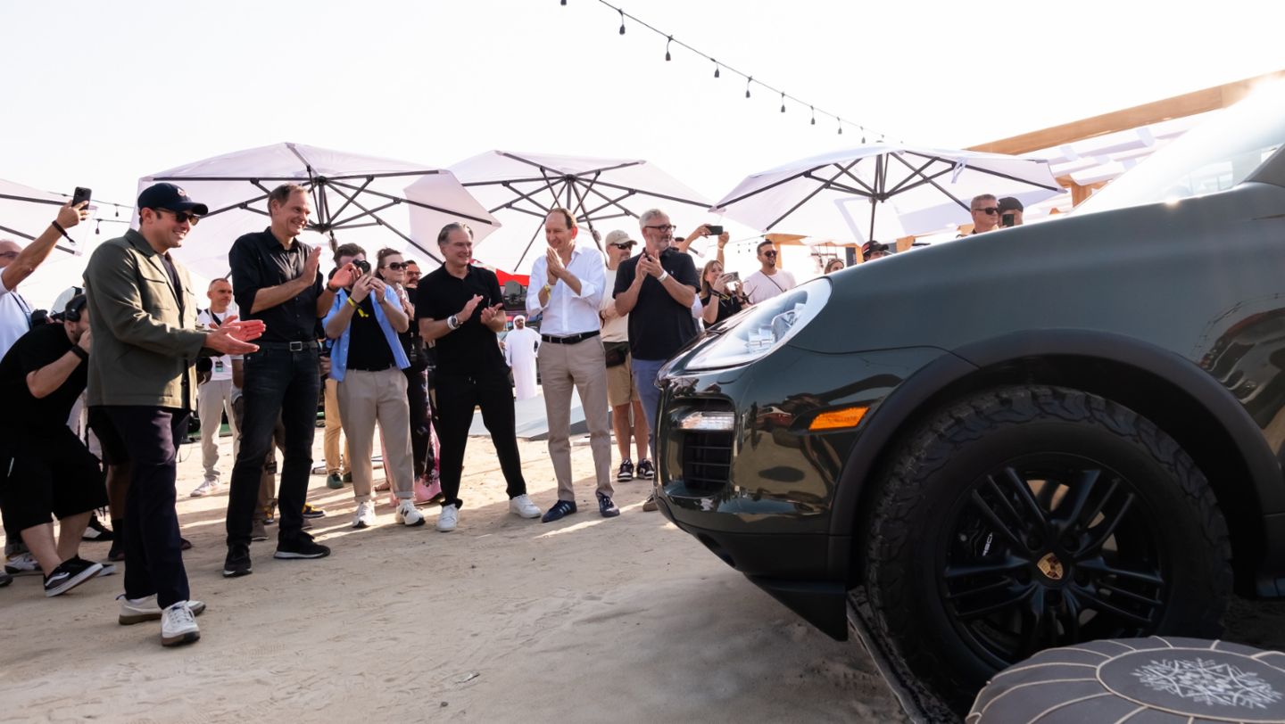 Cayenne GTS (2009), Sonderwunsch, Handover, Icons of Porsche, Dubai, 2025, Porsche Middle East