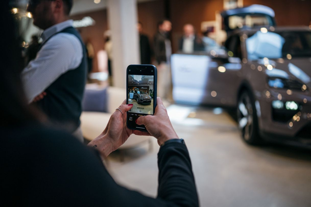 Porsche Italia_Preview Macan Milano Design Week
