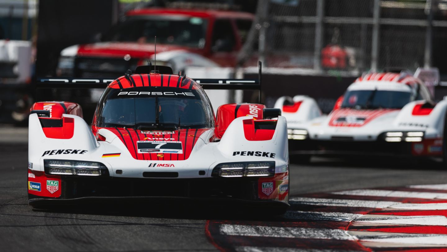 Porsche 963, Porsche Penske Motorsport (#7), Felipe Nasr (BRA), Nick Tandy (GBR); Porsche Penske Motorsport (#6), Matt Campbell (AUS), Mathieu Jaminet (FRA), IMSA, Laguna Seca, USA, 2025, Porsche AG