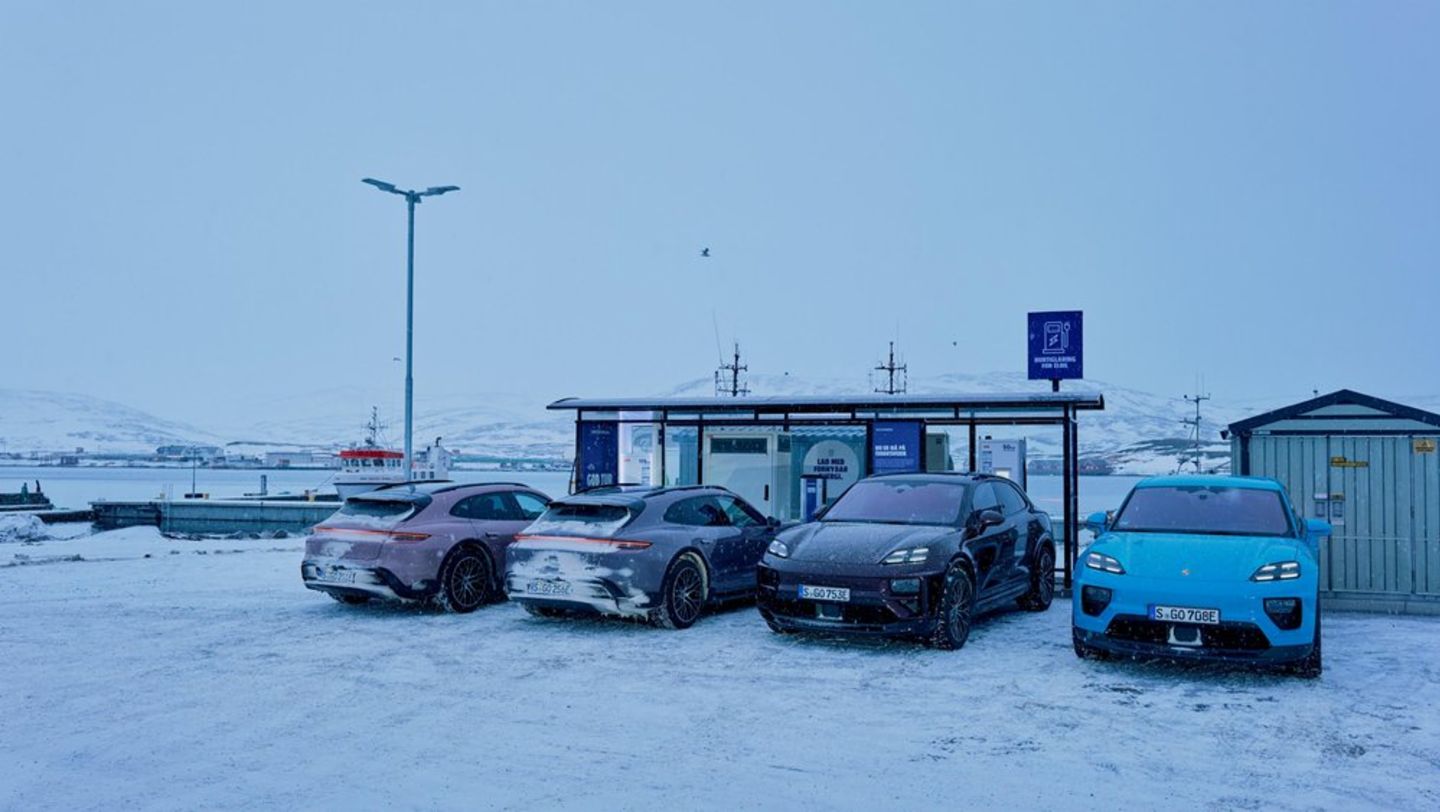 Taycan model, Taycan 4S Cross Turismo, Macan model, Macan 4 Electric, Scandinavia, 2025, Porsche AG