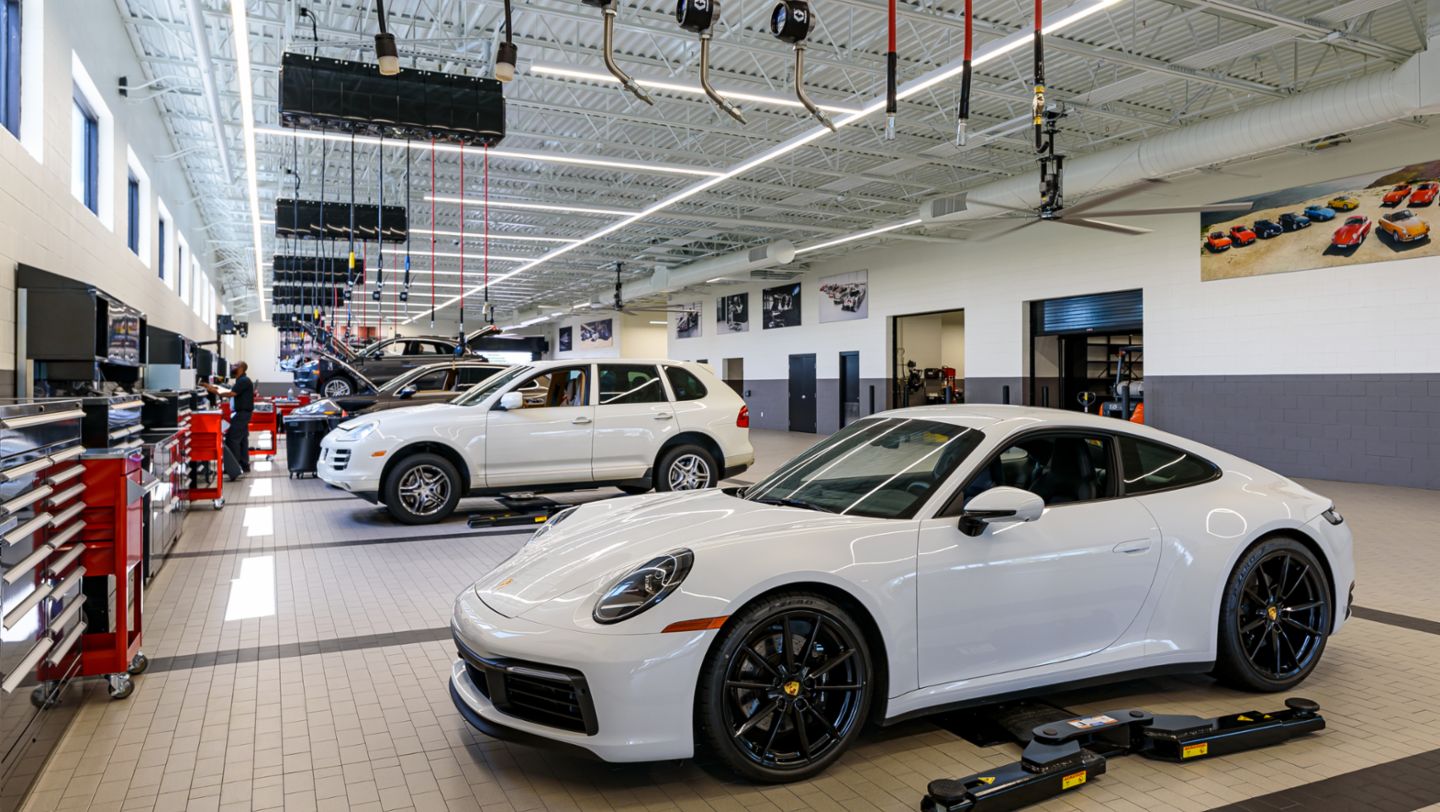 A look into the Porsche Service Center South Atlanta workshop, 2021, PCNA