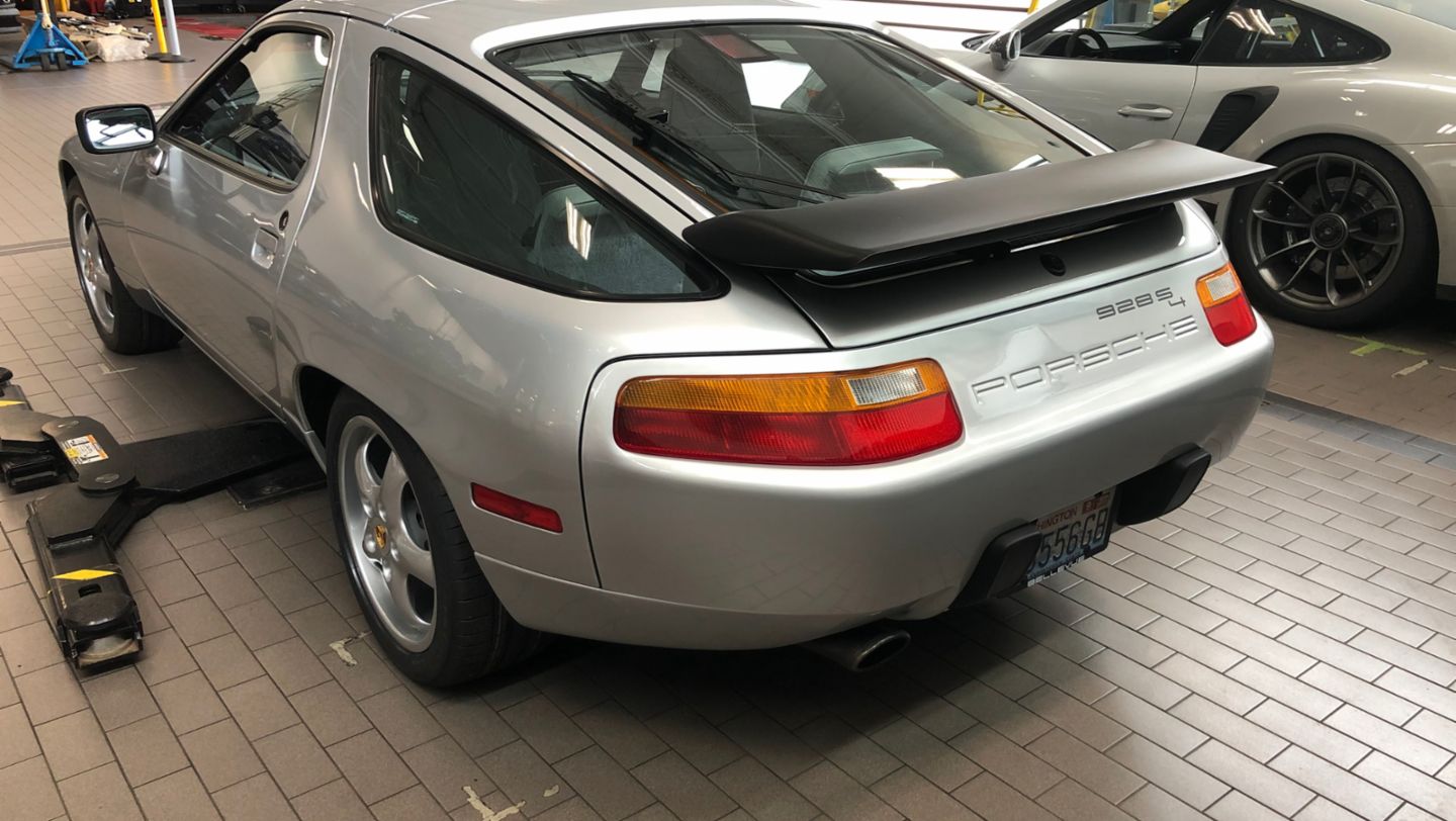 1987 928 S4, Porsche Bellevue, Porsche Classic Restoration Challenge, 2022, PCNA