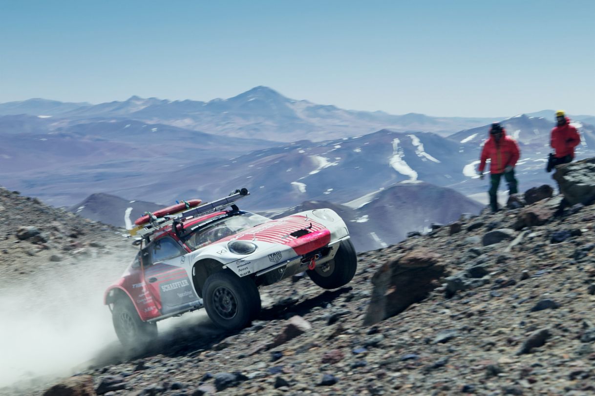 Porsche 911 achieves new altitude world record