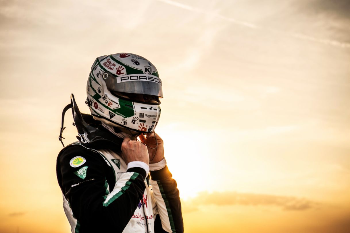 Sebring - PCCNA - Race 1 - Pro class winner - Loek Hartog - No. 24 Kellymoss Porsche 911 GT3 Cup - Helmet