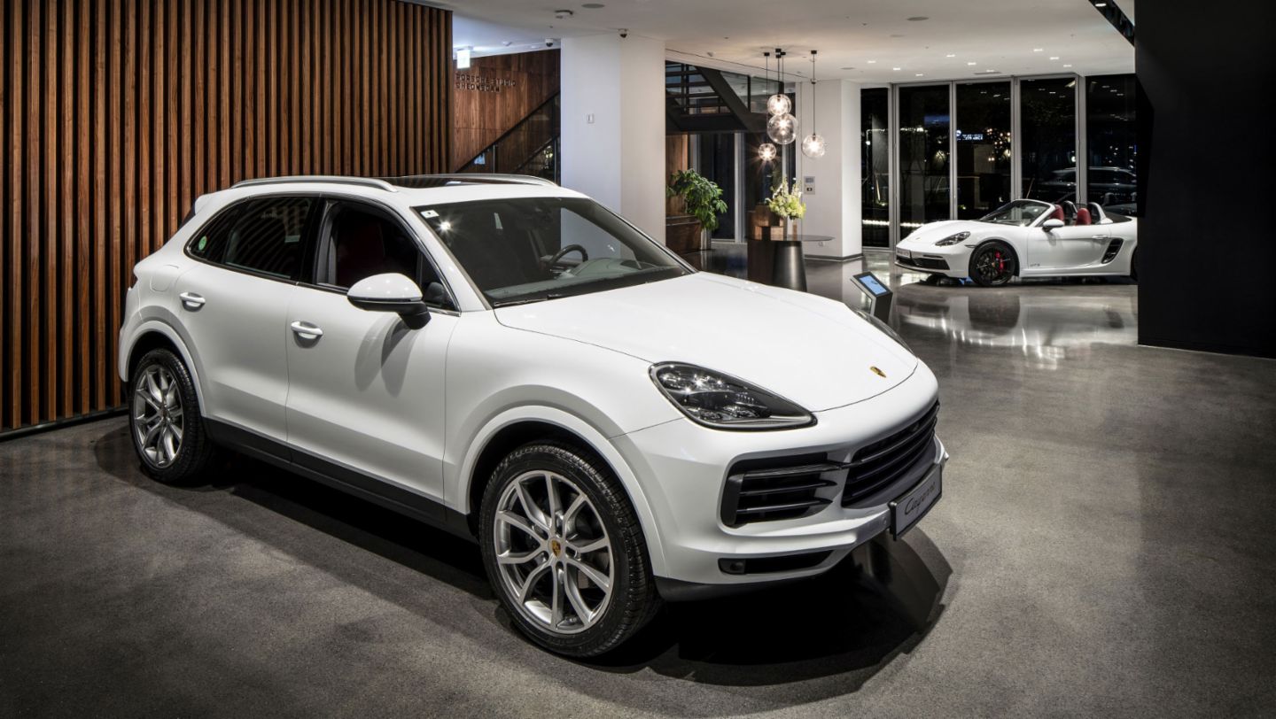 Cayenne, Porsche Studio Cheongdam, Seoul, 2019, Porsche AG