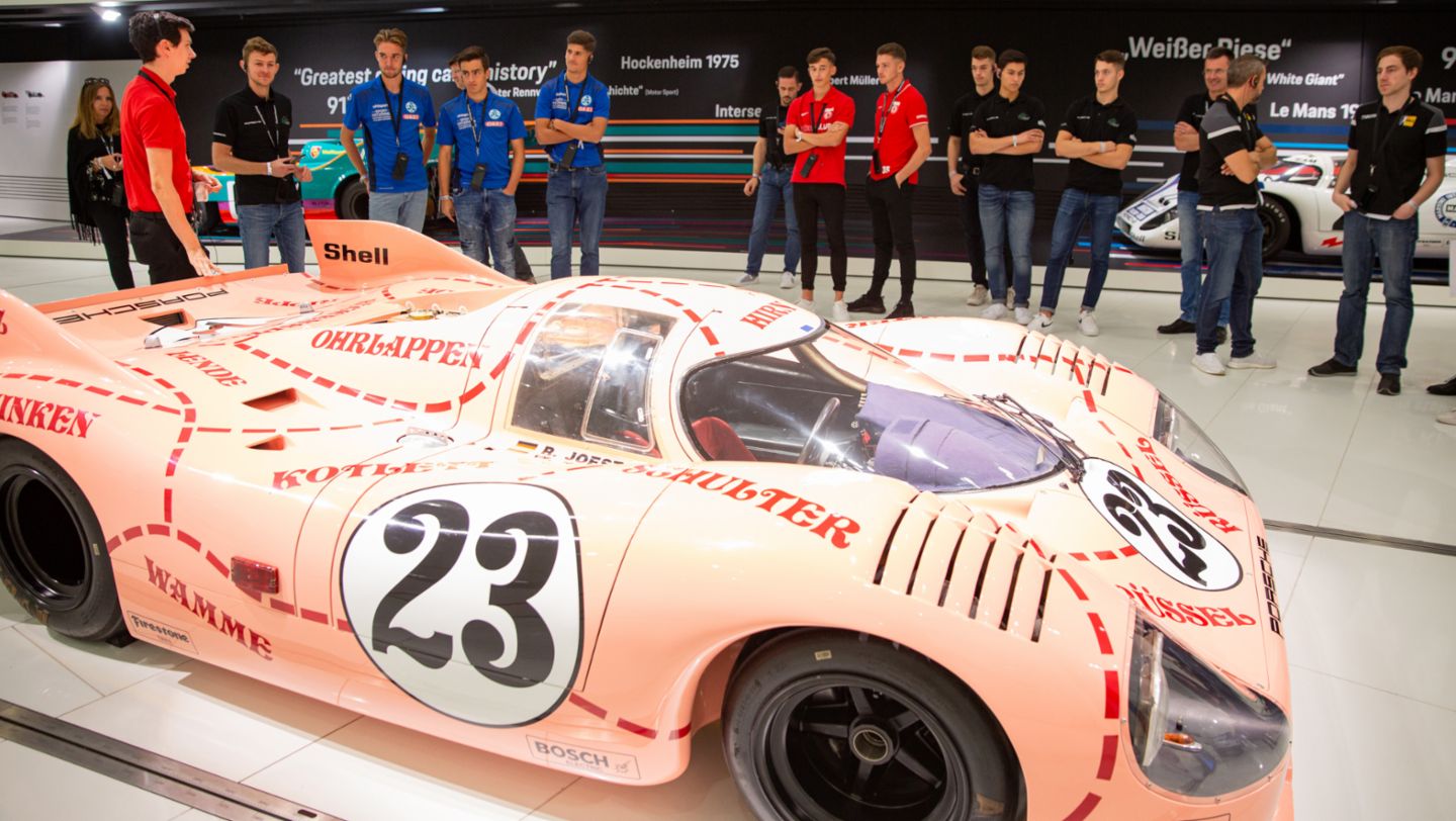 Porsche Turbo Award, Führung im Porsche Museum, Stuttgart-Zuffenhausen, 2019, Porsche AG