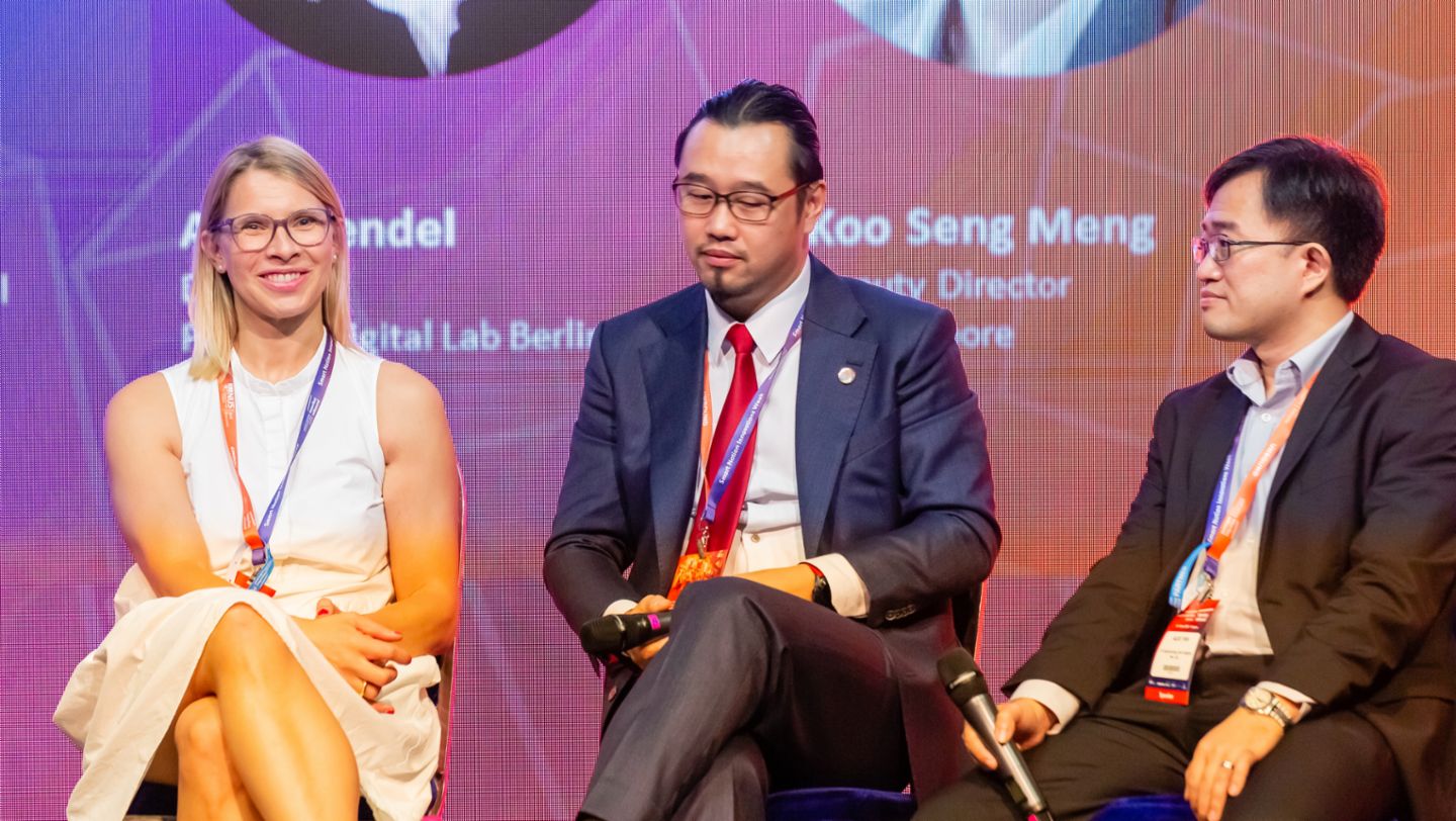 Anja Hendel, Director at Porsche Digital Lab (left), Innovfest Unbound, Singapore, 2019, Porsche AG