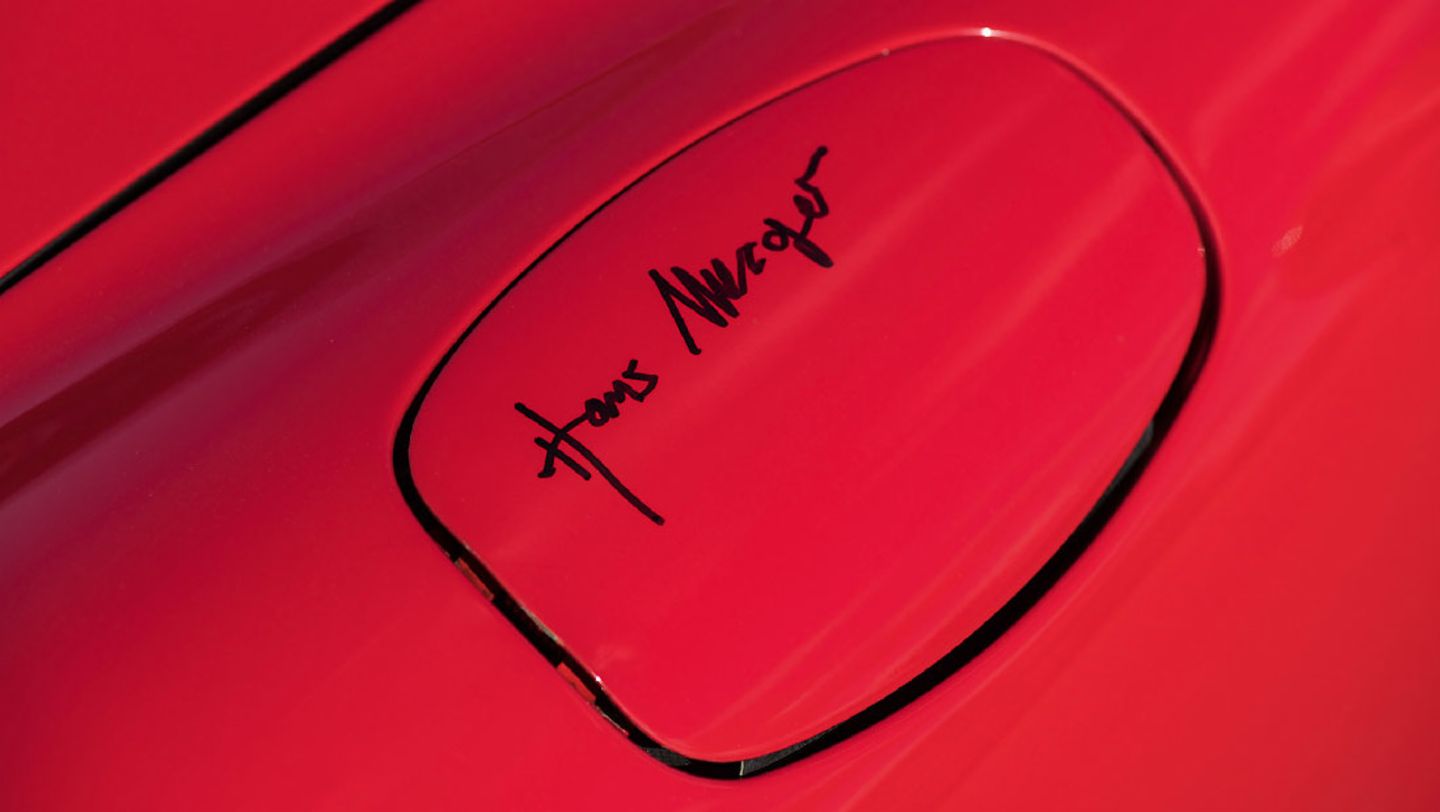 Porsche 911 S Coupé, Unterschrift Hans Mezger, 2018, Porsche AG