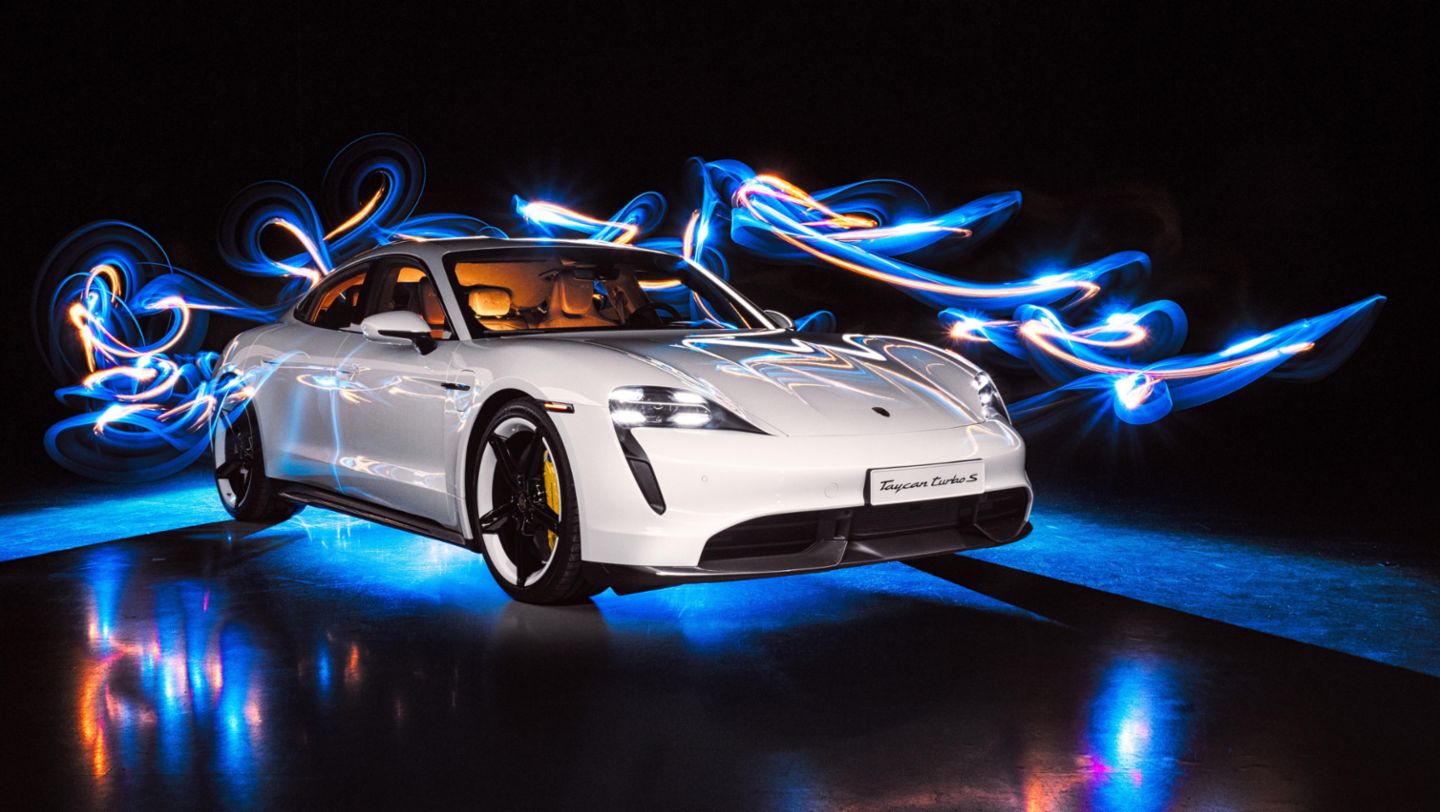 Taycan Turbo S, light painting by "Lumenman" Bernhard Rauscher, 2019, Porsche AG