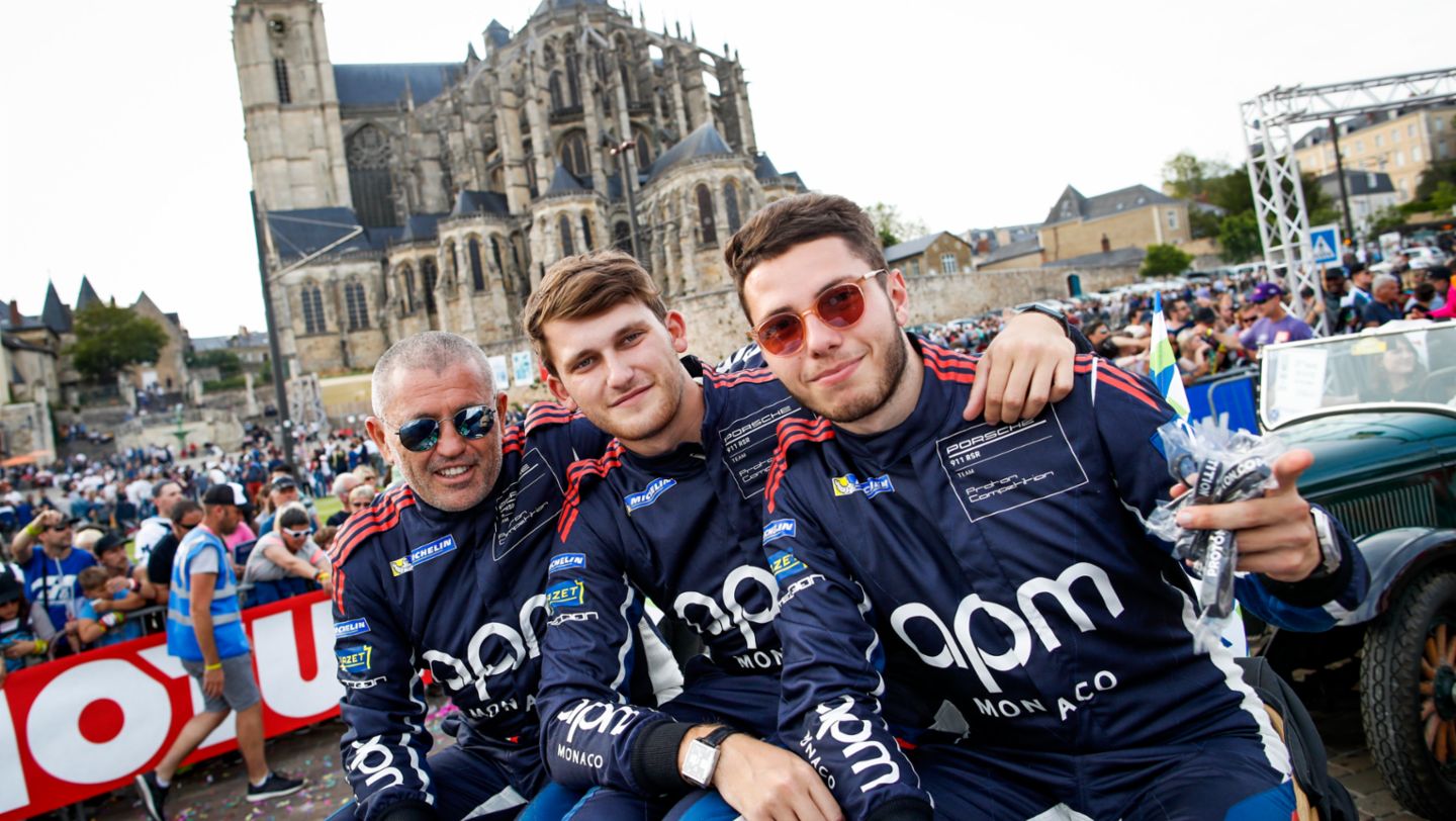 Proton Competition (78), Philippe Prette (I), Louis Prette (I), Vincent Abril (F), l-r, Drivers' parade, FIA WEC, Le Mans, 2019, Porsche AG