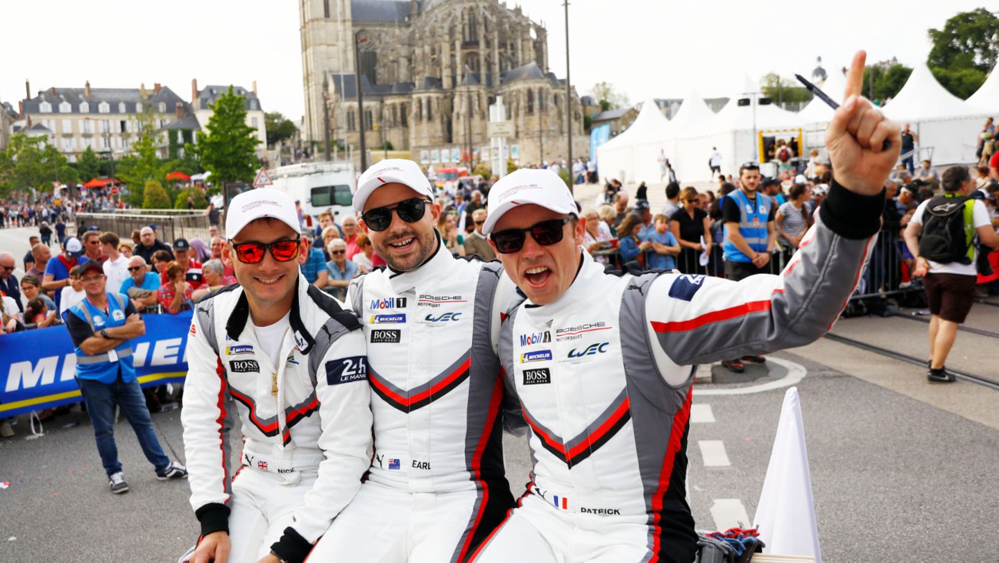 Porsche GT Team (93), Nick Tandy (GB), Earl Bamber (NZ), Patrick Pilet (F), l-r, Fahrerparade, FIA WEC, Le Mans, 2019, Porsche AG